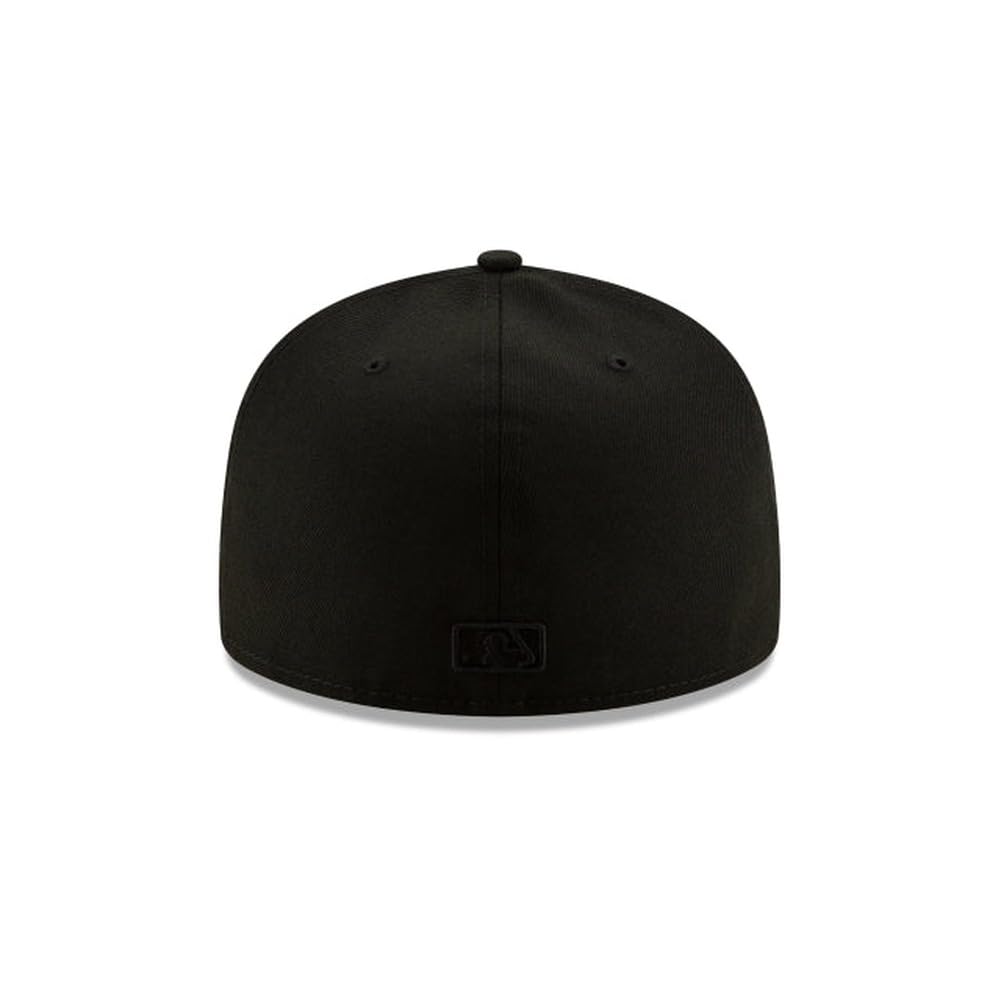New Era MLB 59FIFTY San Diego Padres Baseballkappe, Schwarz auf Schwarz, authentische Kollektion, tailliert auf Feld