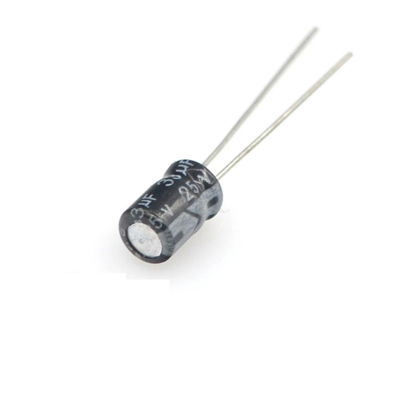 Condensateur électrolytique 25V 33uF pour réparer une panne d'alimentation TV ou moniteur