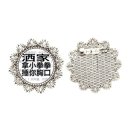Broche de plata Beat Your Chest mediano para personalizar ropa sin dañar tejidos