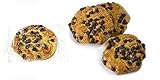 galletas de la fortuna medellin Pieza redonda y fina de color tostado y con trocitos de chocolate por encima.