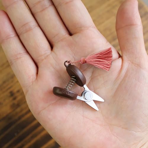 Tijeras Seki Mini de precisión para hilos de bordar Cohana con cuero 7
