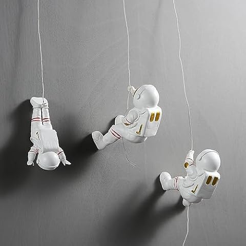 AWNR Astronaut Wall Decor Set Cover