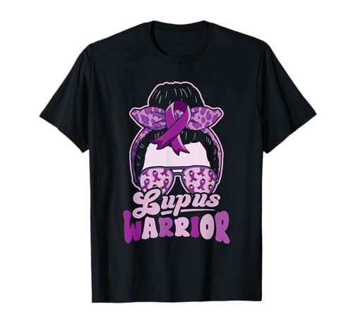 Lupus Awareness Warrior Wear Purple Ribbon Messy Bun Maglietta