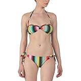 Modischer Bandeau Bikini mit gerafftem Oberteil.