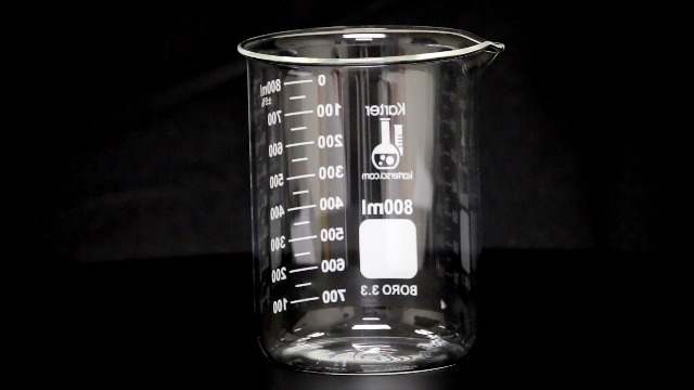 Image of 800ml Beaker, Low Form Griffin, Borosilicate 3.3 Glass, with Spout & Printed Graduations, Karter Scientific 232U4