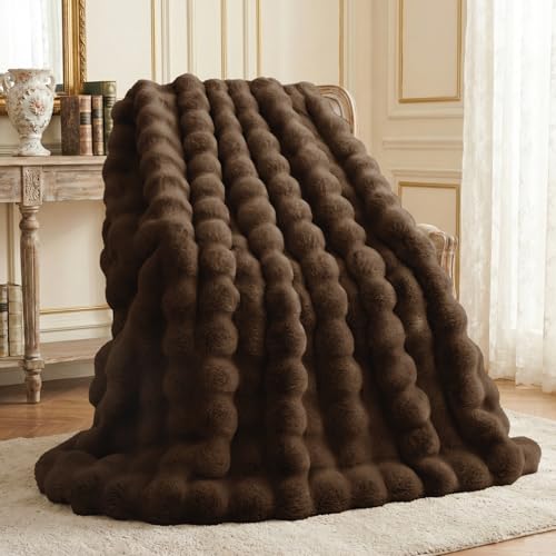 L'AGRATY Faux Rabbit Fur Blanket: 50' x 60' Luxury...