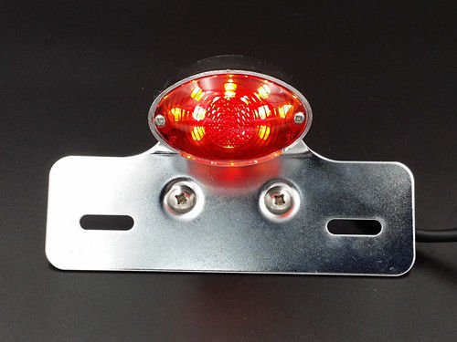 Fanale Posteriore LED Moto Con Frecce E Targa – Universale Per ATV Quad Chopper