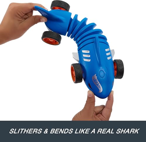 Hot Wheels RC Toy Car, Remote-Control Shark Speeder in 1:15 Scale That Bends, Turns & Slides Like a Mutant Machine, Features Lights & Sounds - Image 4