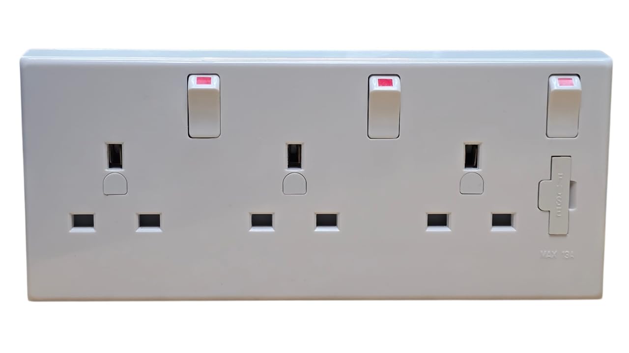 Selectric LG9098/3CON Fused Converter Socket Single or Twin to Triple Plate + 2 Extra Long 50mm Screws