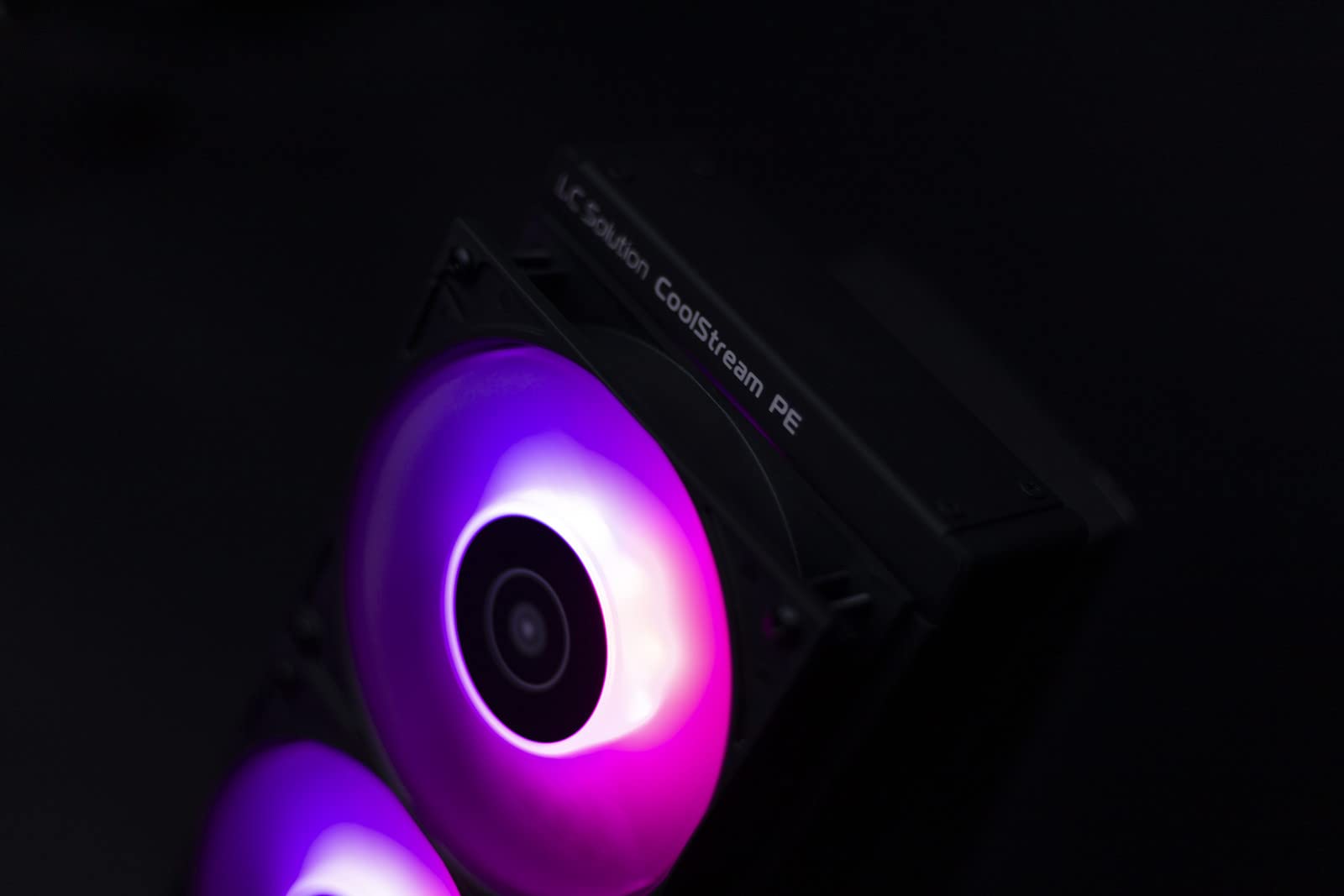 Amazon.co.jp: EKWB EK-Vardar EVO 120ER 120mm ファン デジタル RGB