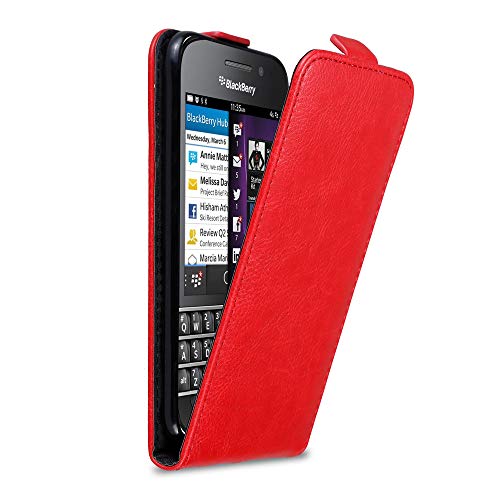 cadorabo Coque pour Blackberry Q10 en Rouge DE Pomme - Housse Protection en Style Flip avec Fermoire Magnétique - Etui Poche Folio Case Cover
