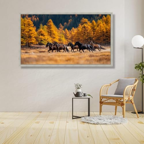 Décoration intérieure rustique avec tableau de chevaux et forêt