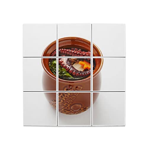 Cuisine japonaise à la maison avec faïence décorative