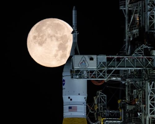 S24 E182: Fly Me to the Moon