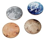 luna design amazon CARACTERÍTICAS DEL PRODUCTO: Set de 4 posavasos con una pareja de planetas en cada cara según su relación cósmica: Venus y Marte, Tierra y Luna. Presentan un material de Base de corcho natural y madera. Medidas posavasos: ø9,5 cms x 0,3 mm. Packaging: caja de cartón. Medidas caja: 19,1X9,6X0,7 cms.