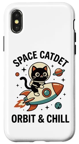 Space Cadet Orbit & Chill grafica con astronauta gattino che crociera su un razzo con pianeti. Divertimento per gli amanti dei gatti, appassionati di astronomia, osservatori di film di fantascienza, osservatori di stelle, stile scherzo nerd, abbigliamento casual, abbigliamento quotidiano.