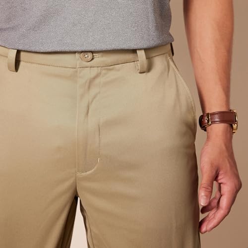 Image of Amazon Essentials Men's Classic-Fit 9 inch Inseam Moisture-Wicking Golf Shorts, Functional Pockets (Available in Big & Tall)