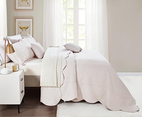 Image of Oversized King Bedspread, Embossed Paisley Quilt Set King /Cal King, Lightweight Reversible Coverlet, Scalloped Edge - Soft Fresh Look, 5 Piece, Gray Lilac
