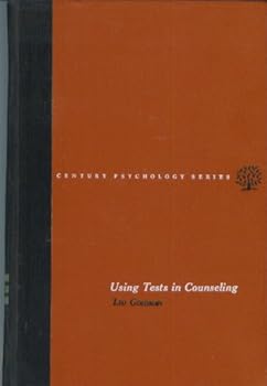 Hardcover Using Tests in Counseling [Spanish] Book