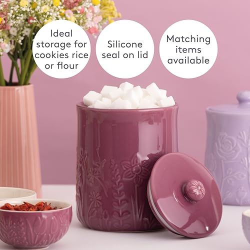 Mason Cash In the Meadow Medium Storage Jar 1.85 Litre Embossed Floral Design, Durable Stoneware, Airtight Lid – Ideal for Biscuits, Cookies, Rice, Flour – Classic Kitchen Storage