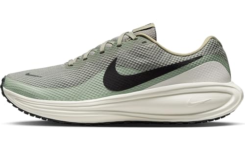 Nike Revolution 8 Sneaker