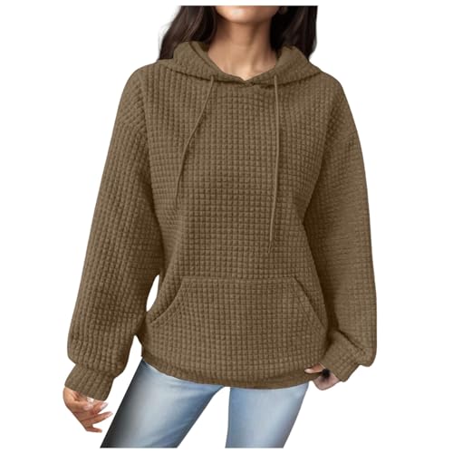 Manteau femme avec capuche pour journées froides d'hiver et soirées cocooning style gothique