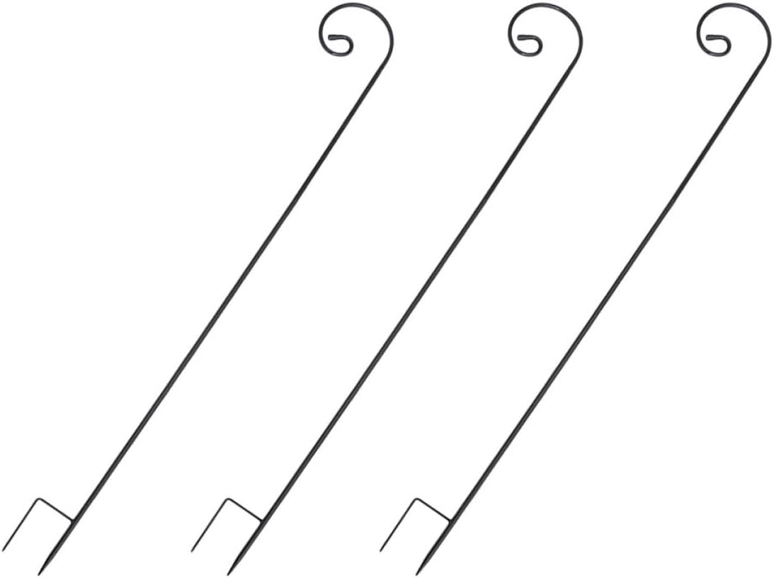 3pcs Outdoor Iron Shepherd’s Hooks Garden Lantern Hanger Ground Stakes Black 120cm Height Rust-Resistant Courtyard Hanging Hook for Bird Feeder and Patio Decor