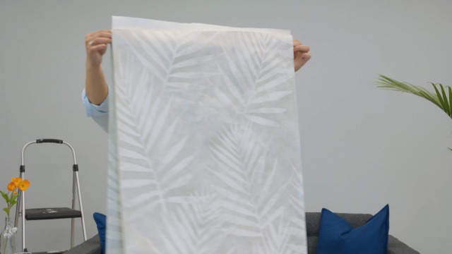 ROMAN E-Z Hang Peel & Stick Wallpaper Helper + Pre-Pasted Activator, Clear, Non-Staining, 946ml