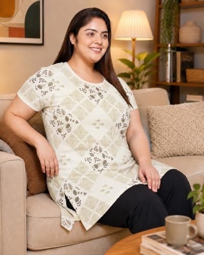 Image of In Love Women's All-Over Printed Cotton Plus Size Longline T-Shirt with Pockets