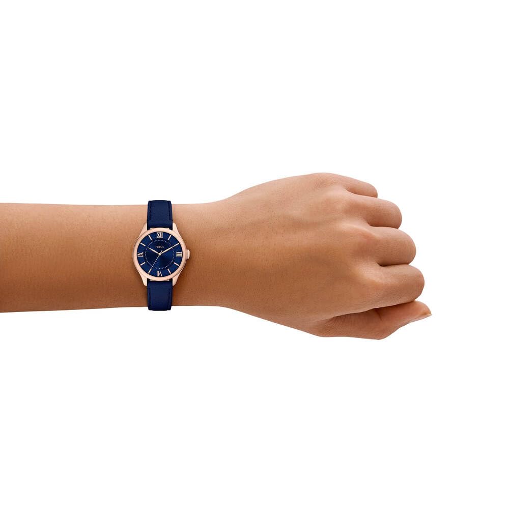 Fossil Montre Gilmore pour Femmes, Mouvement à Quartz Trois Aiguilles, Bracelet en Acier Inoxydable ou en Cuir