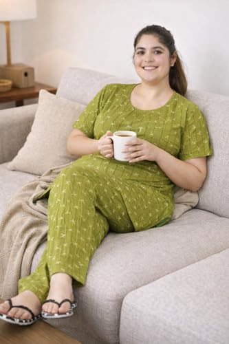 Image of RYSH Women's All-Over Printed Cotton Plus Size Longline T-Shirt with Pockets