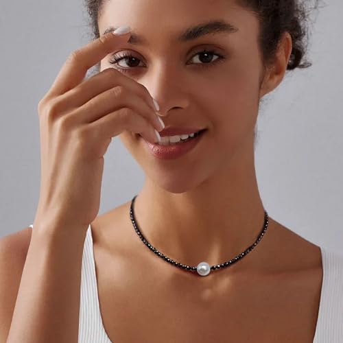 Dainty Single Pearl Pendant Necklaces for Women Trendy,Womens Black Stone Beaded Choker Necklace,Delicate Round Freshwater Pearl Necklace Jewelry Gift for Women3