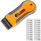 Portátil y ergonómico: el tamaño del raspador de acero es de aproximadamente 4.3 x 2 x 0.7 pulgadas (largo x ancho x alto), lo suficientemente pequeño como para llevar en un bolsillo o kit de herramientas. El rascador de ventana cuenta con un diseño ergonómico de mango curvado, proporciona una mayor comodidad y control al raspar calcomanías, pintura de ventanas, residuos, etc