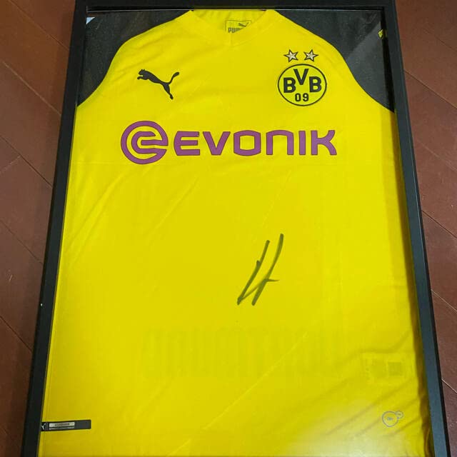 Amazon.co.jp: マルコロイス ボルシアドルトムント 直筆サイン : おもちゃ 