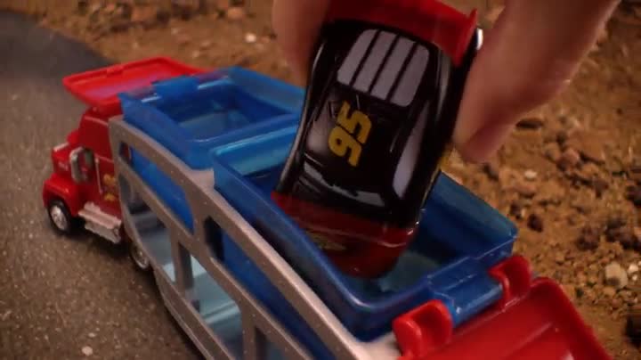 Disney Pixar Cars CKD34 - Spielbahnen, Macks Farbwechsel Station, tolles Geschenk für Kinder ab 4 Jahren – Bild 8