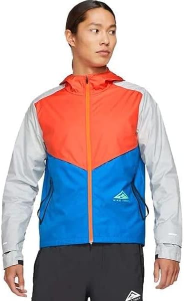 することも Nike トレイルフーディ ランニングジャケットの通販 By きっちゃん S Shop ナイキならラクマ Nikeナイキ ウィンドランナー ジョギング
