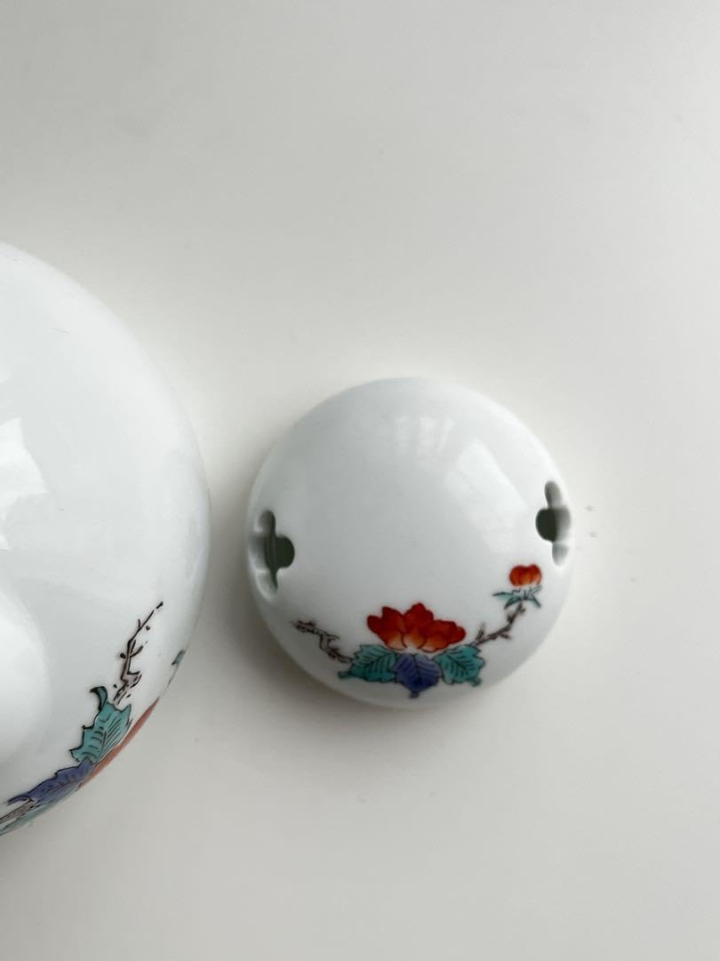 肥前有田焼 十三代柿右衛門窯名工絵付け師鷹峰作 茶器セット 新品未使用 有田焼 十三代柿右衛門窯名工絵付師鷹峰作 カップ&ソーサー 2客