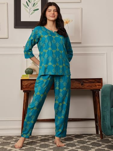 Image of Clovia Women's Rayon Printed Top & Pyjama Set