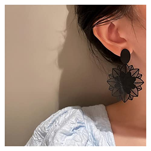 Boucles d'oreilles Fleur Forêt Noire : affirmez votre tempérament avec un bijou vintage unique