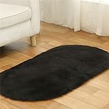 Matériau: Haut: 100% fibre de polyester, aspect fourrure longues, dessous: fond en daim antidérapant. Excellente aussi comme tapis ou natte de canapé.