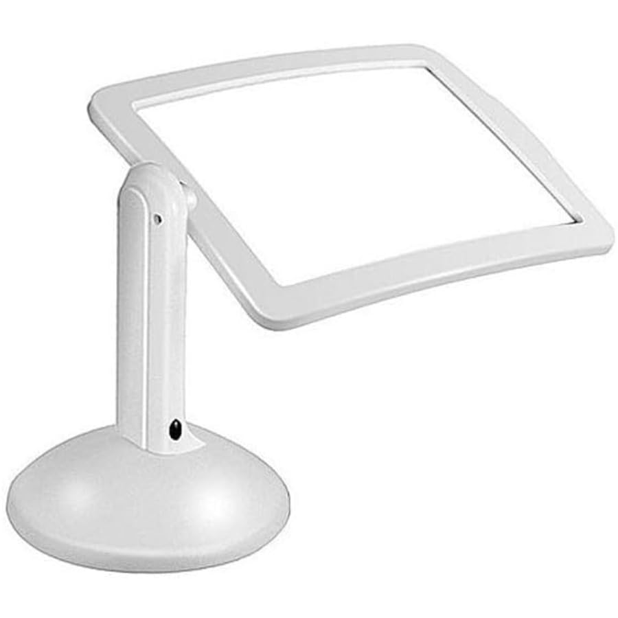 Loupe de lecture avec lumière pour broderie et mots croisés sur la table du salon