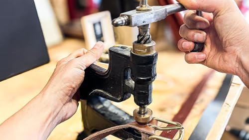 JOCHEN SCHWEIZER Geschenkgutschein: Ledergürtel selber Machen Schwabhausen