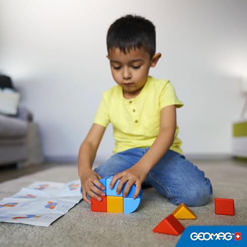 Geomag Magicube Shapes Blocs de Constructions Magnétiques à Empiler pour Bébé d' et Plus 9 Cubes de 3 Couleurs et Formes 1 100% Plastique Recyclé - vue 4