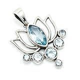 Material: 925er Sterling Silber; Edelstein: Blau Topas; Steingröße: Ø 3mm + Ø 4 mm + Ø 5 mm + 6 x 12 mm; Größe des Kettenanhängers: 25 mm x 37 mm; Farbe: Blau; Steinform: Ellipse; Lieferung an ca. 80cm langem schwarzen Baumwollband; Lieferung in kleinen Stoffbeutel