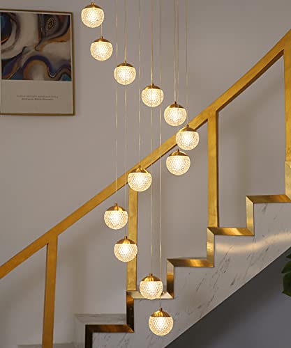 Lampe suspendue pour haut plafond : la solution idéale pour grand escalier