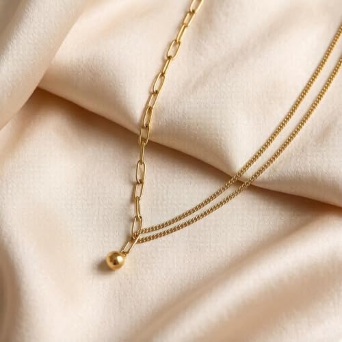 Pendentif simple en forme de sphère avec collier chaîne dorée mode féminine