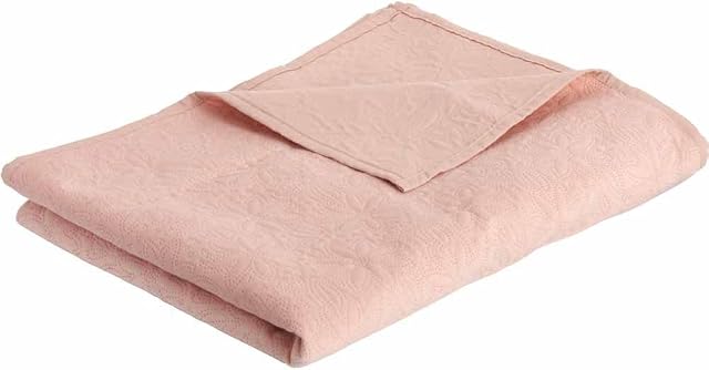 wilko blush velvet pintuck throw, pink warm and cosy velvet throw, 100% polyester, tumble dry low, machine washable 150 x 200cm