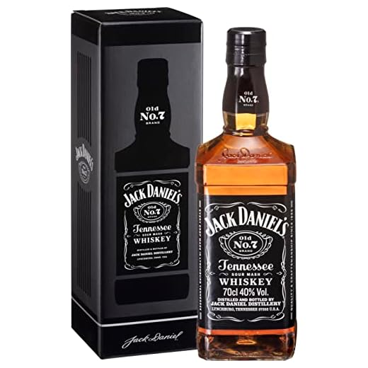【誕生日/お祝い/プレゼントに】ジャックダニエル ブラック ギフトカートン [ ウイスキー アメリカ 700ml ] [ギフトBox入り]