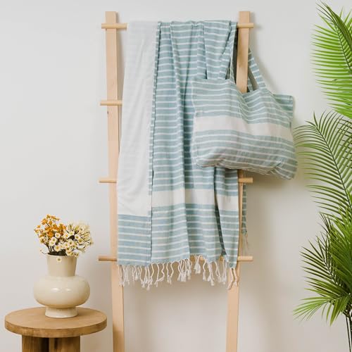 TRAMAS+ Set Toalla Pareo y Bolso a Juego, Toalla de Playa, Bolso con Estampado, Ideal para Verano, Playa, Piscina y Vacaciones   Raya Algodón Agua Marina