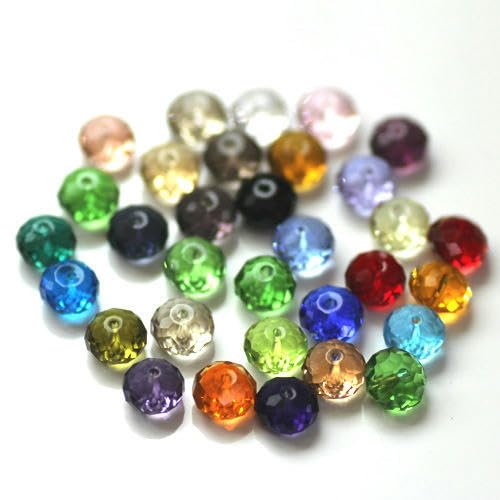 Perles de rideau en verre cristal contre les intérieurs ternes